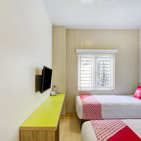 Hotel O Gambir Near Juanda Station Formerly Bunga Dahlia Джакарта Екстер'єр фото