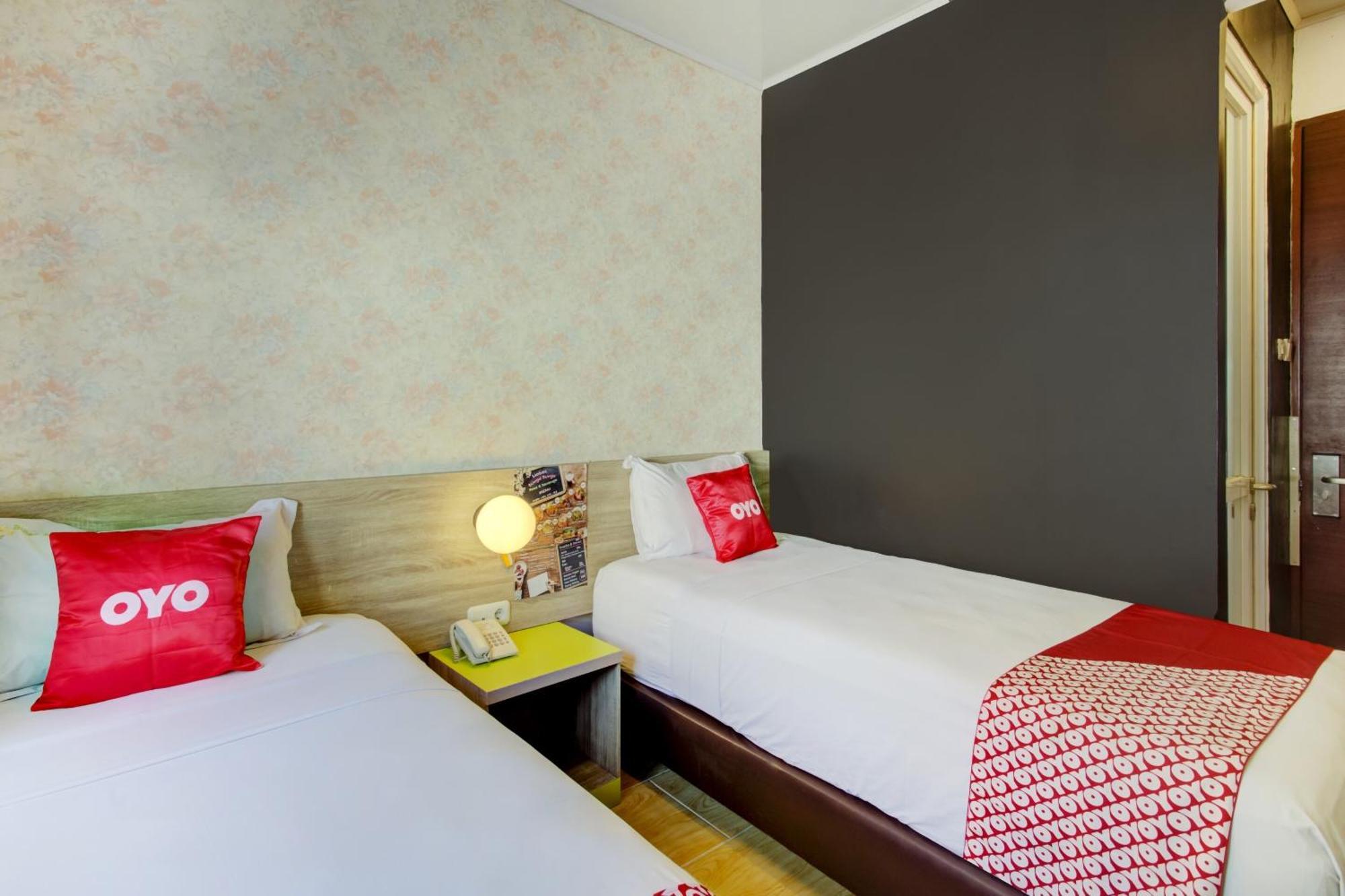 Hotel O Gambir Near Juanda Station Formerly Bunga Dahlia Джакарта Екстер'єр фото